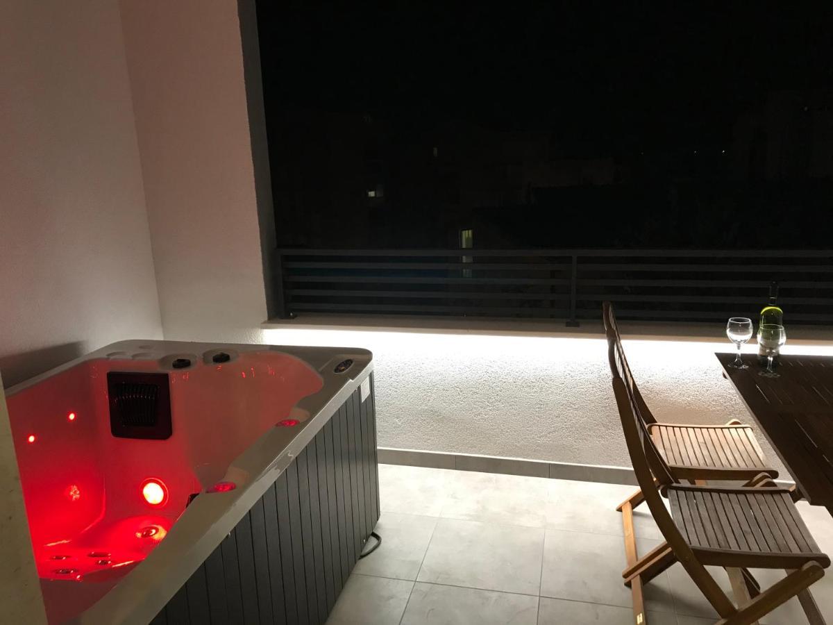 Apartments Tonkita With Jacuzzi Makarska Exterior photo