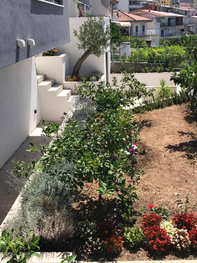 Apartments Tonkita With Jacuzzi Makarska Exterior photo