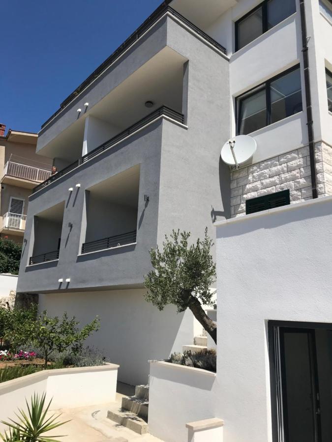 Apartments Tonkita With Jacuzzi Makarska Exterior photo