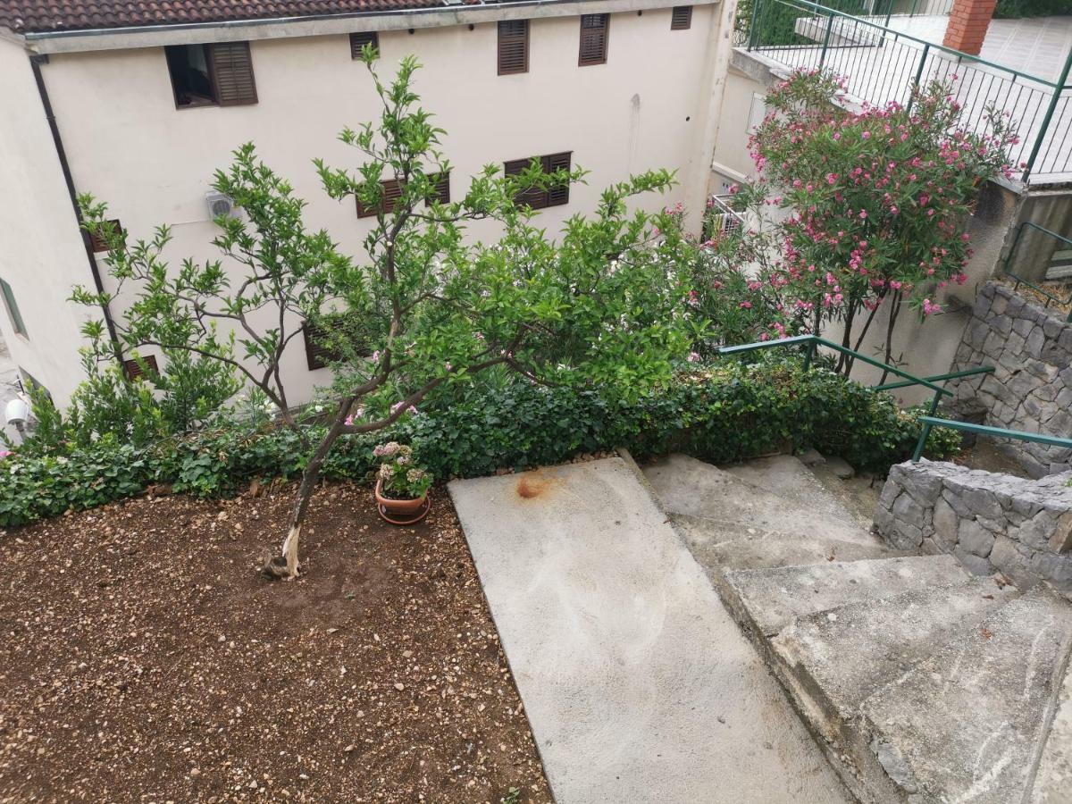Apartments Tonkita With Jacuzzi Makarska Exterior photo
