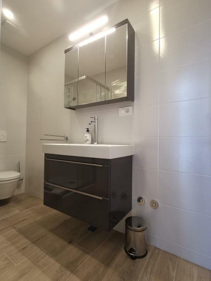 Apartments Tonkita With Jacuzzi Makarska Exterior photo