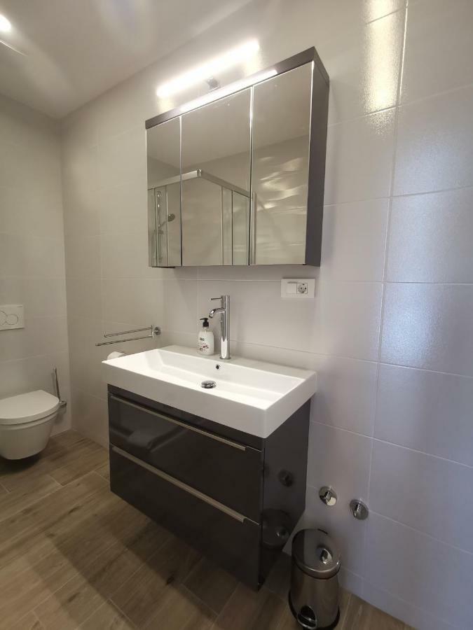 Apartments Tonkita With Jacuzzi Makarska Exterior photo