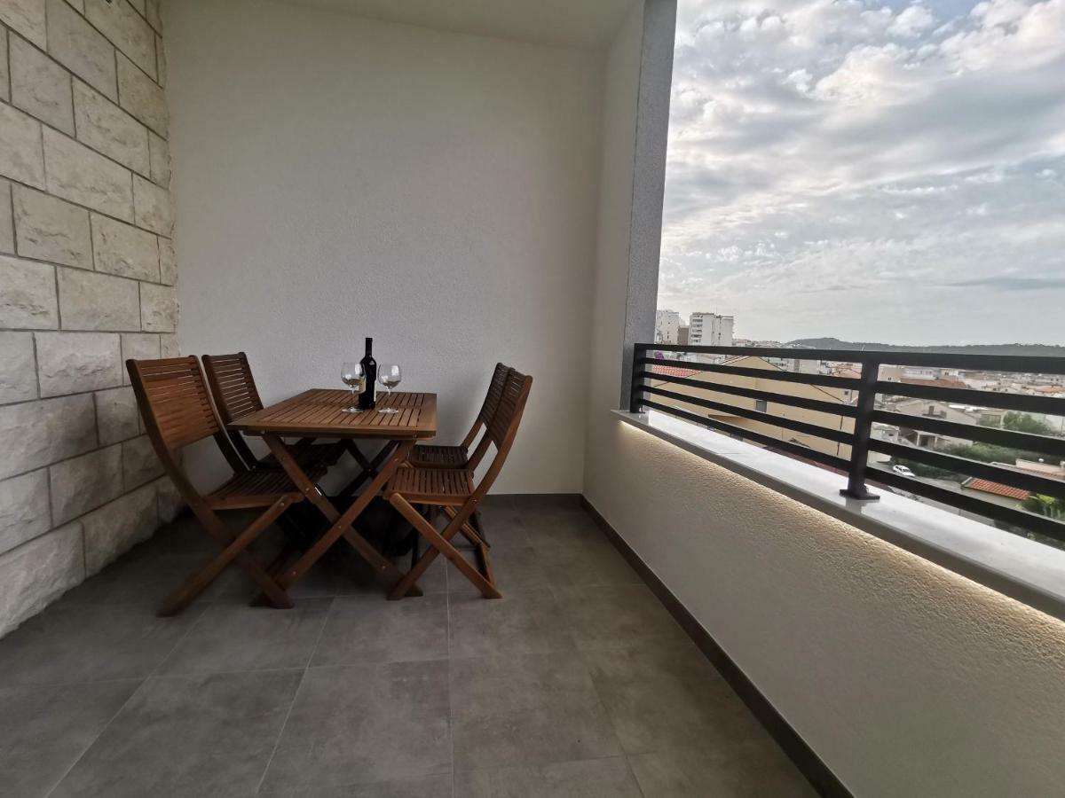 Apartments Tonkita With Jacuzzi Makarska Exterior photo