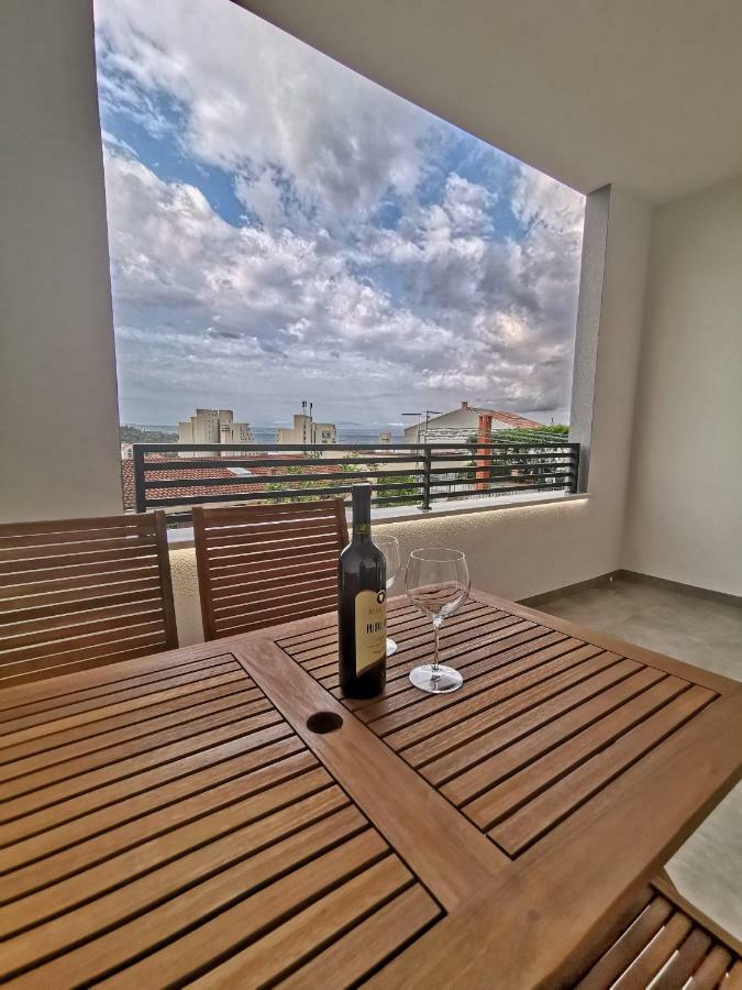 Apartments Tonkita With Jacuzzi Makarska Exterior photo