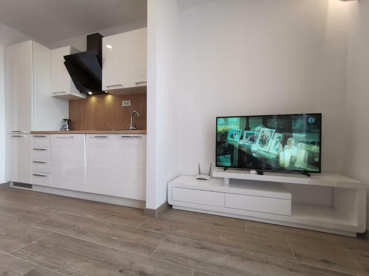 Apartments Tonkita With Jacuzzi Makarska Exterior photo
