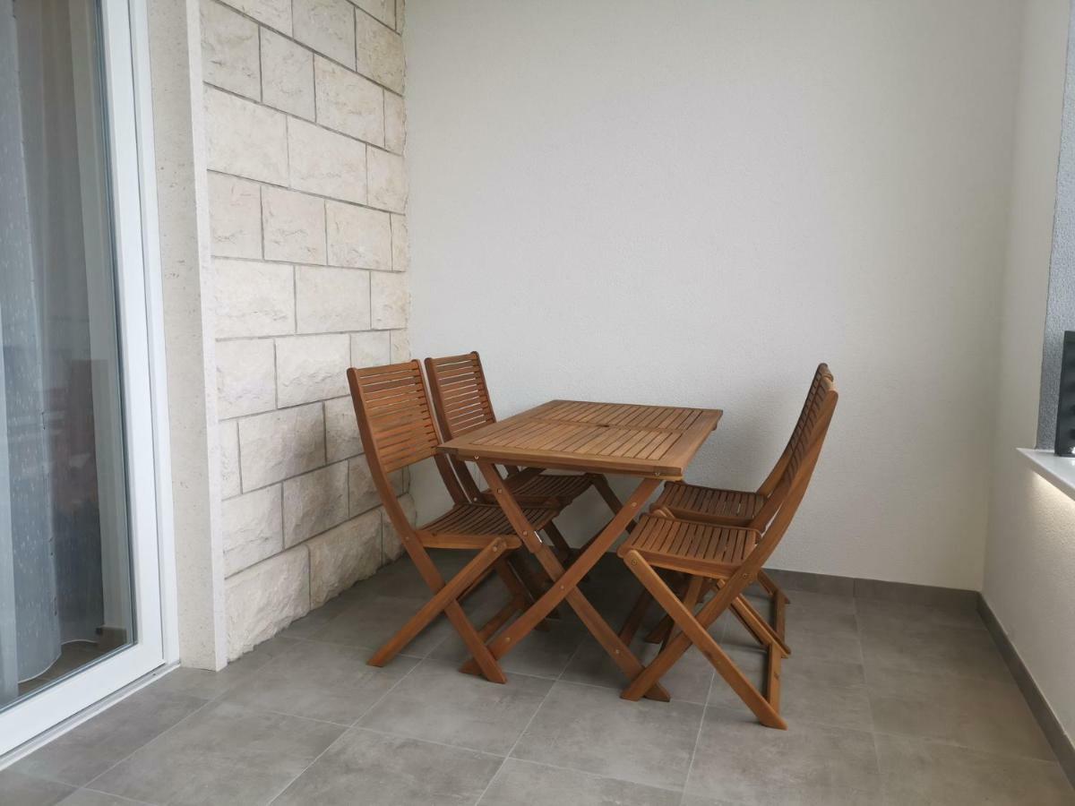 Apartments Tonkita With Jacuzzi Makarska Exterior photo